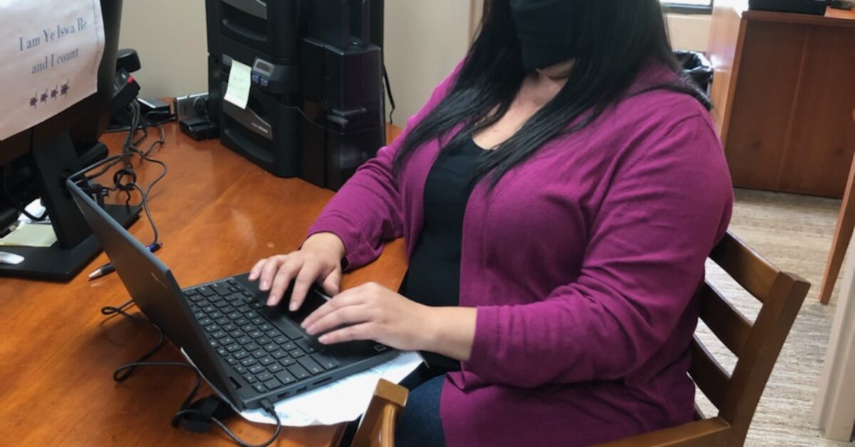 Catawba_3 Tribal citizen using Chromebook for census