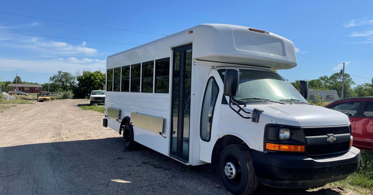 RS -- Mobile Market exterior-min