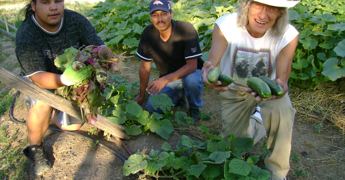 08_SBAG_Tom_Cook_in_the_garden_014